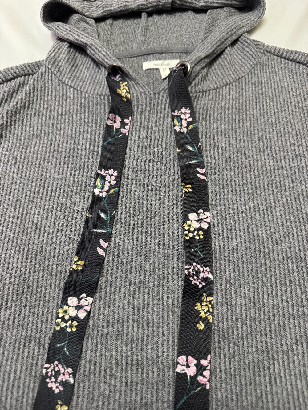 Gray Ribbed Lightweight Hoddie - Picture 5 of 8